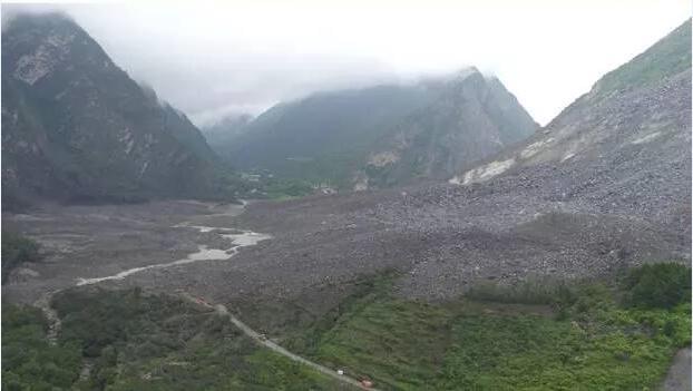 四川茂縣山體垮塌，整個(gè)村瞬間被活埋